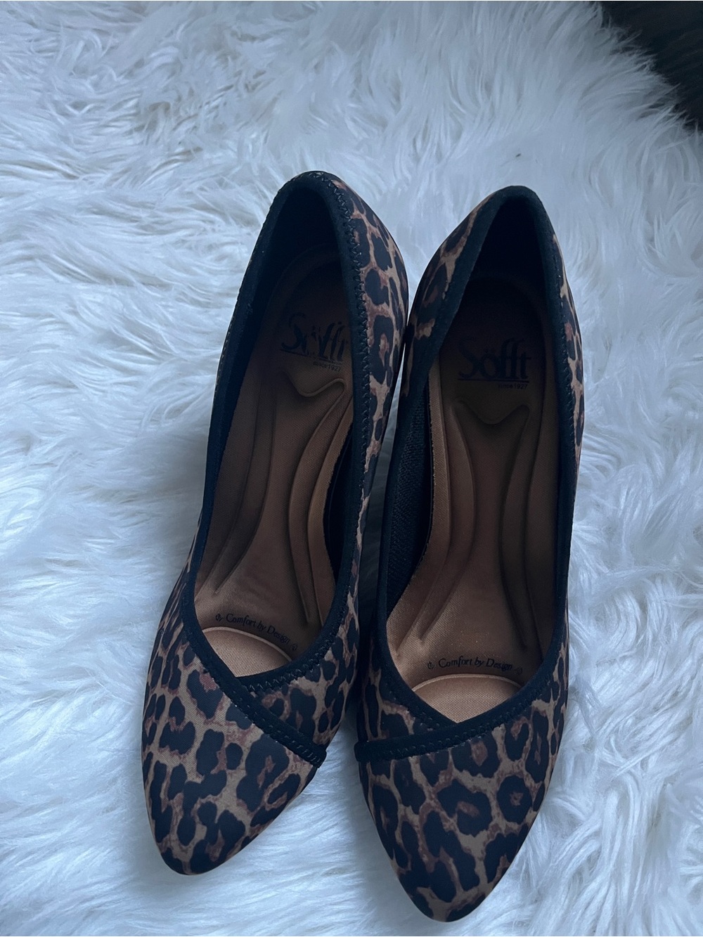 Leopard Print Women’s Pumps - Picture 2 of 4